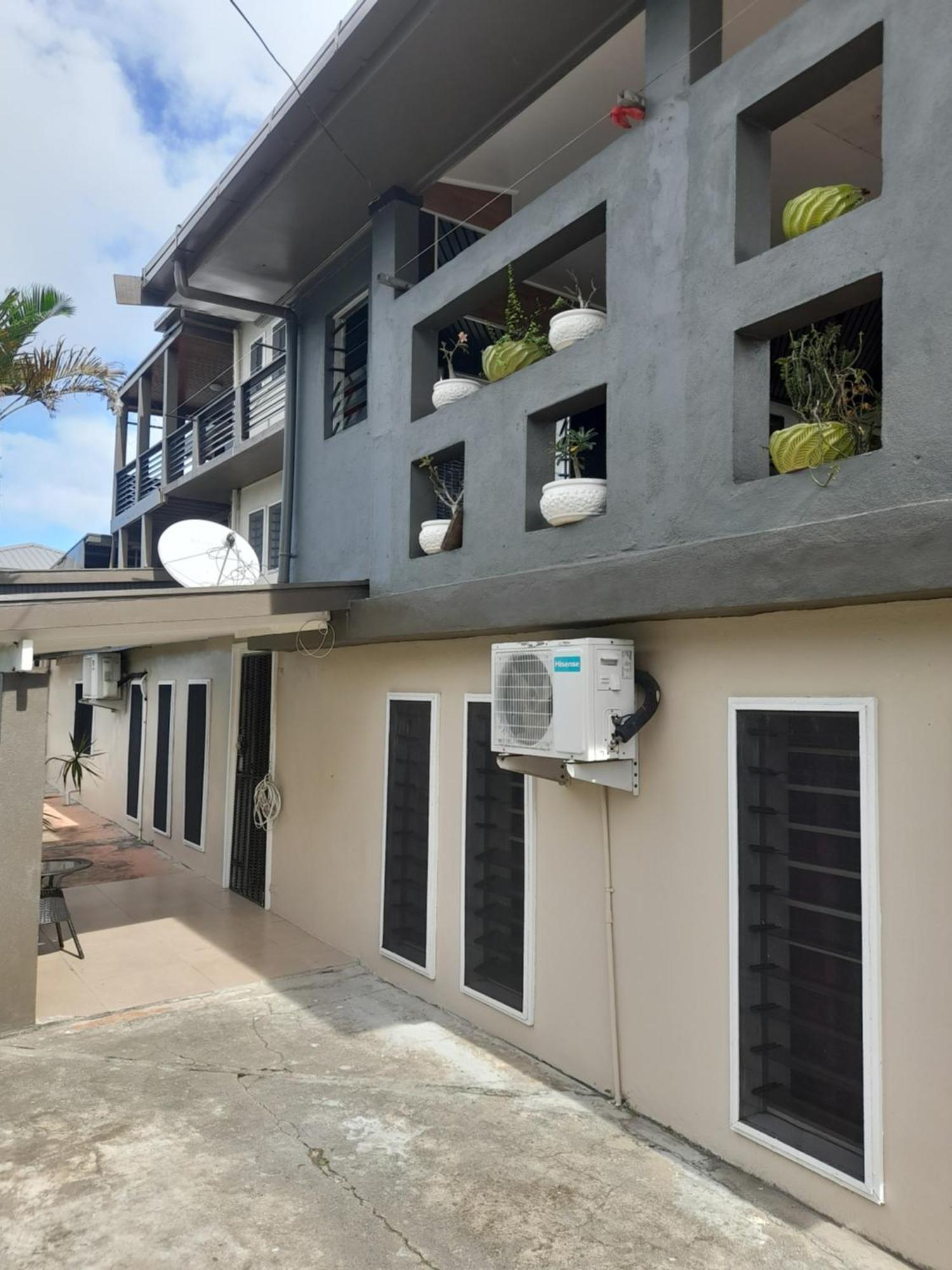 Bidesi Villa Apartments Сува Екстериор снимка