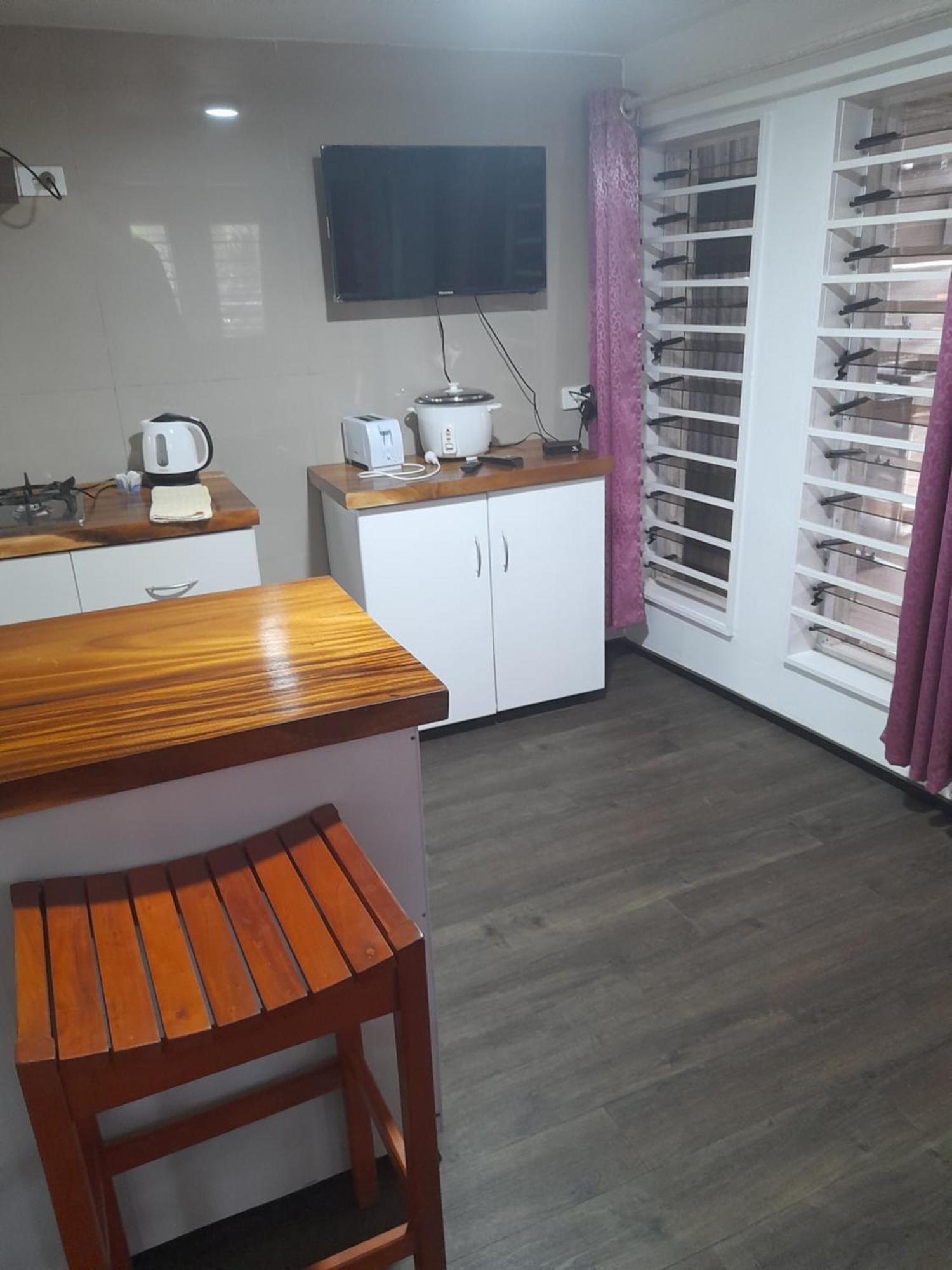Bidesi Villa Apartments Сува Екстериор снимка